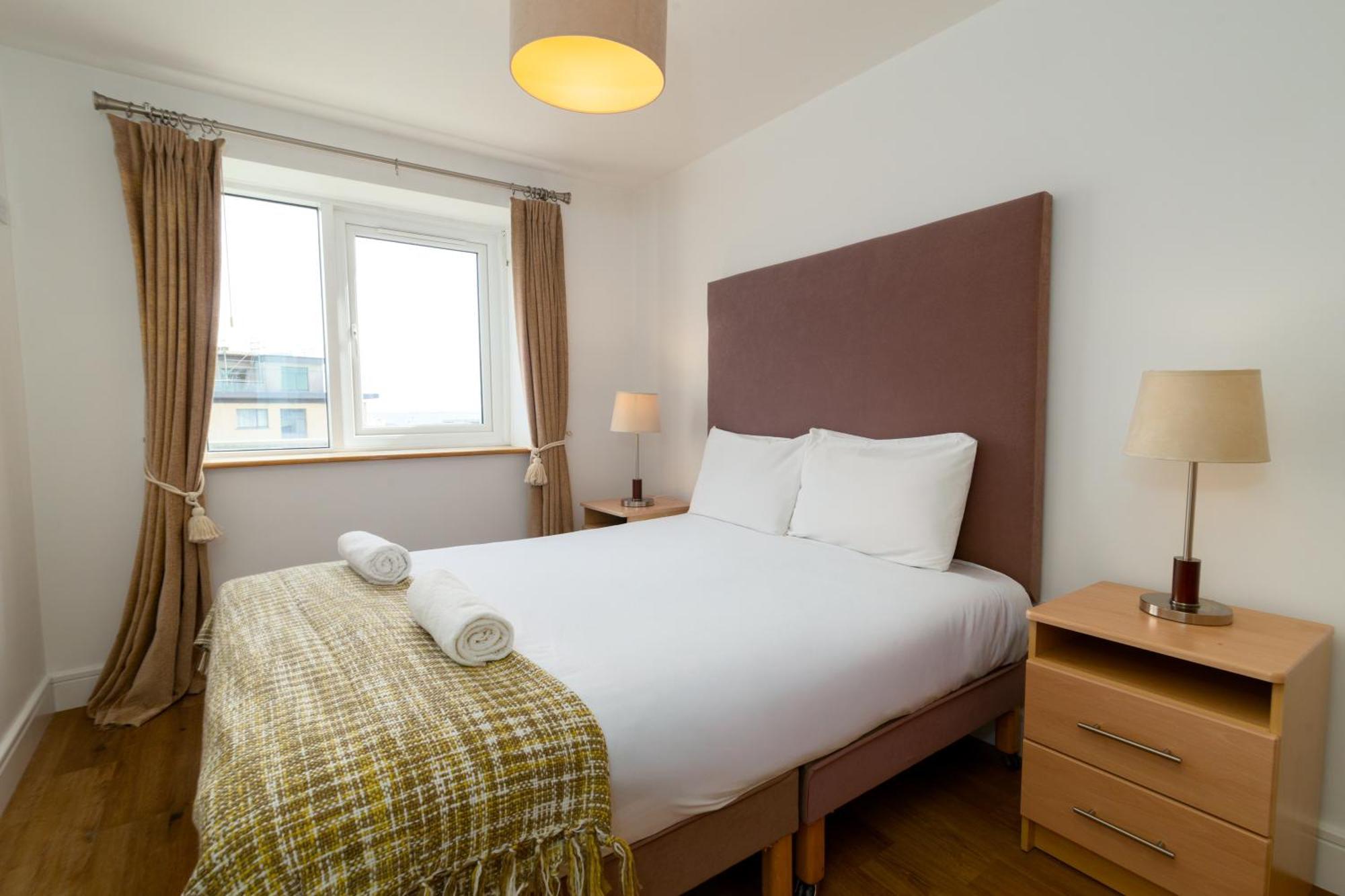 Geata Na Cathrach - Galway Lakeside Apartments Exterior foto