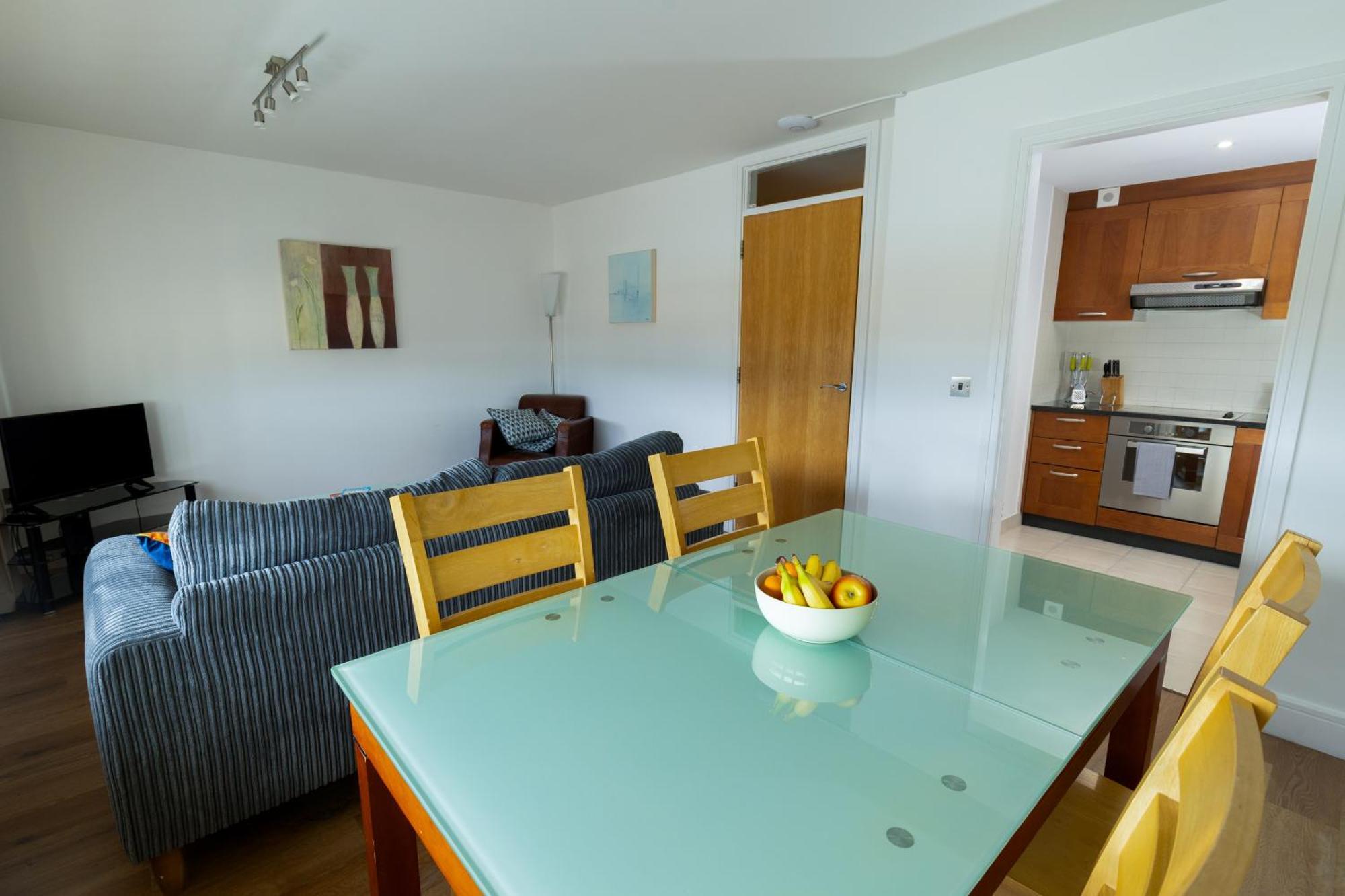 Geata Na Cathrach - Galway Lakeside Apartments Exterior foto